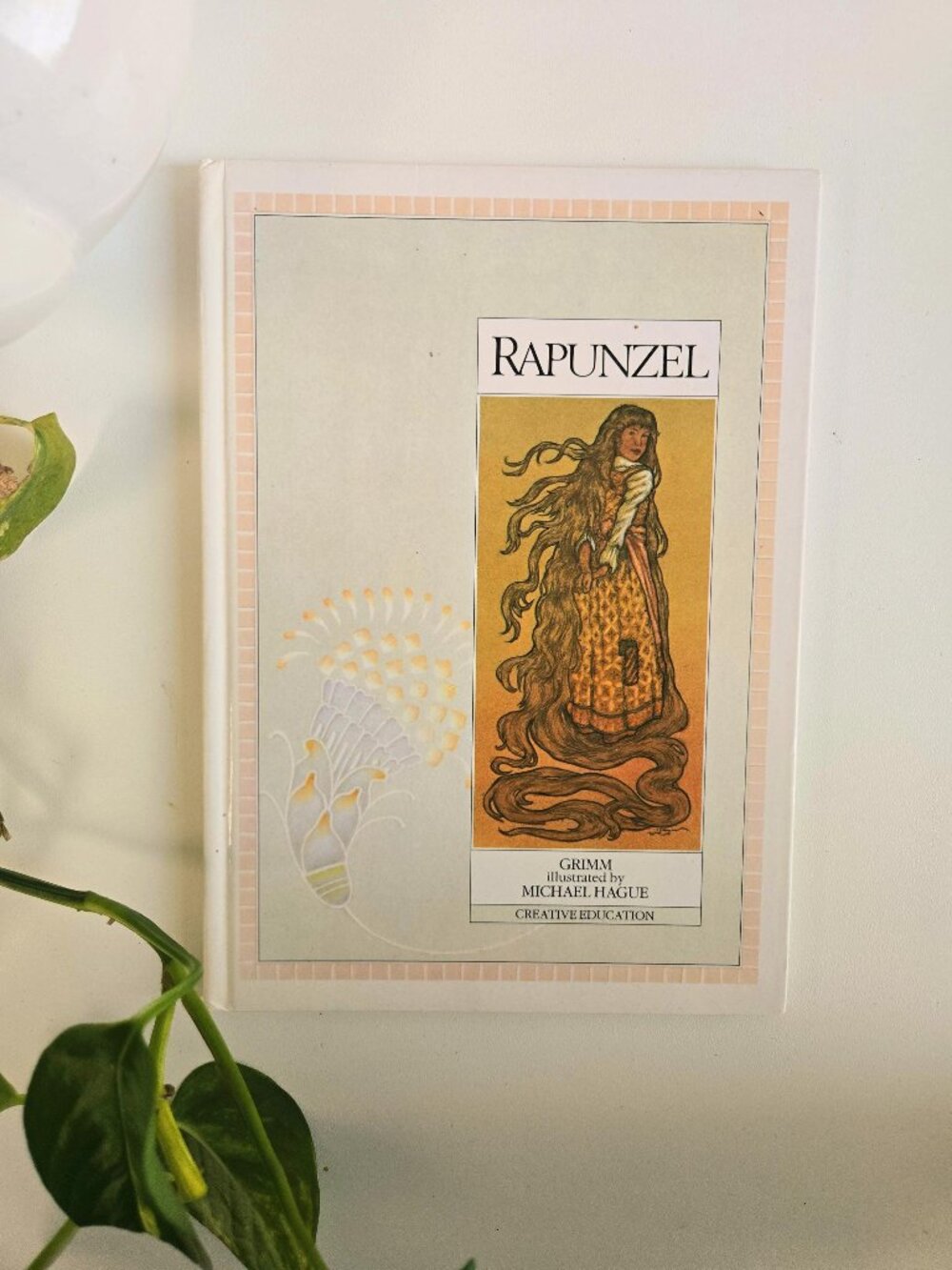 3/$35✨️Vintage 1980s Rapunzel Hardcover – Beautiful Illustrations